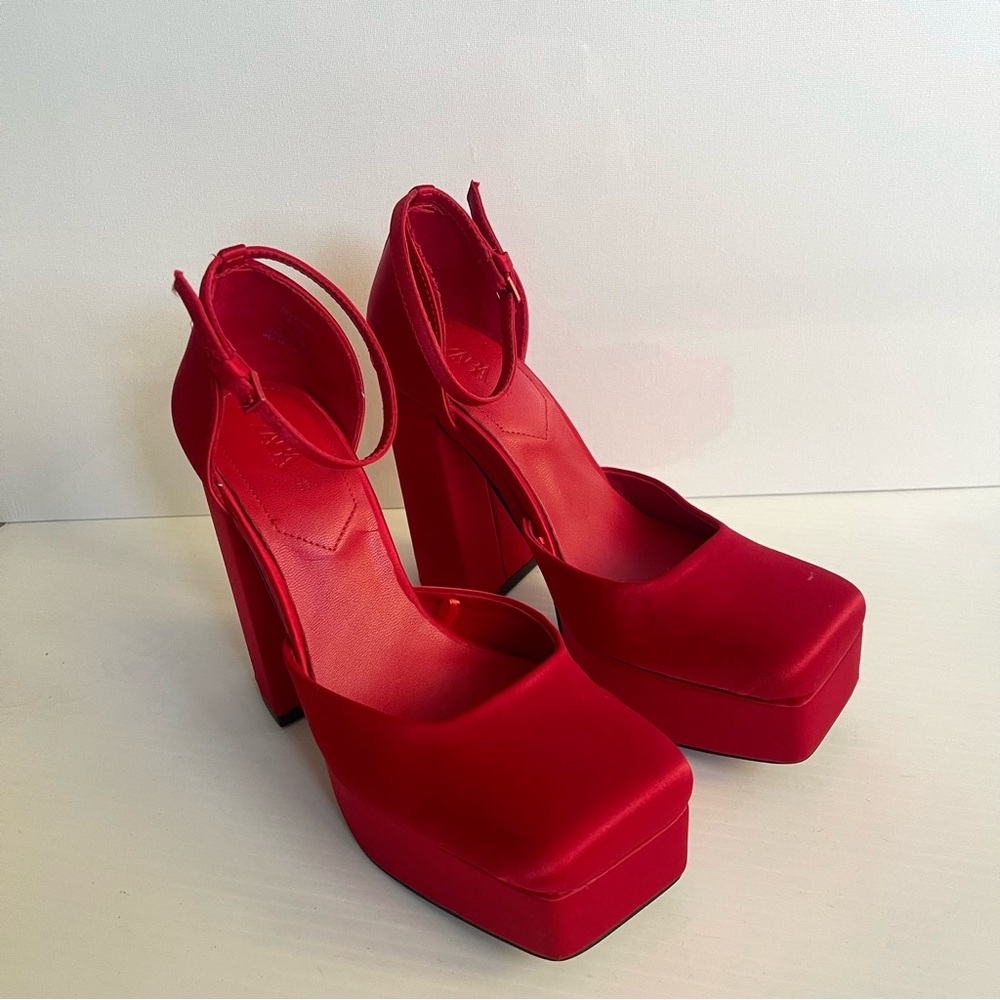 Zara Satin Red Platform Pump Square Toe Heels - Picture 2 of 12
